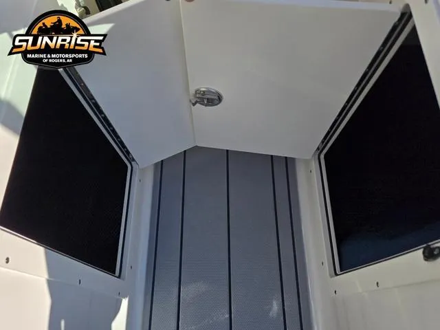 Slide: The Image of Chaparral SSi 21 2025 - 18