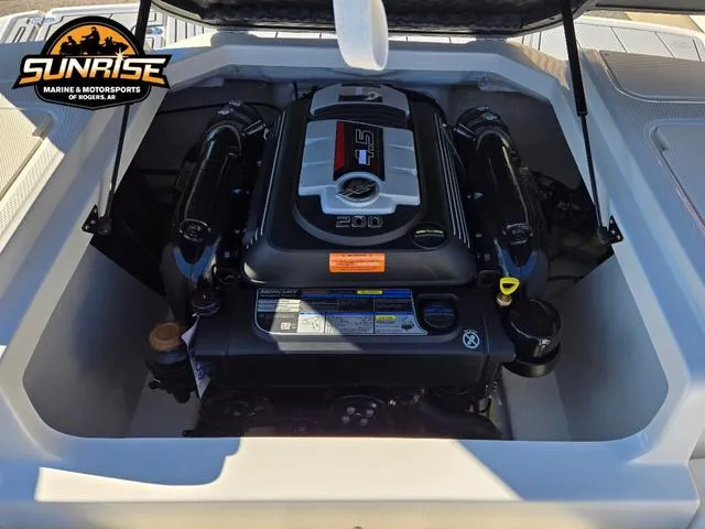 Slide: The Image of Chaparral SSi 21 2025 - 27