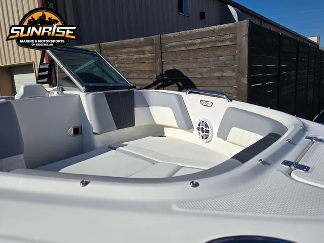 Slide: The Image of Chaparral SSi 21 2025 - 33