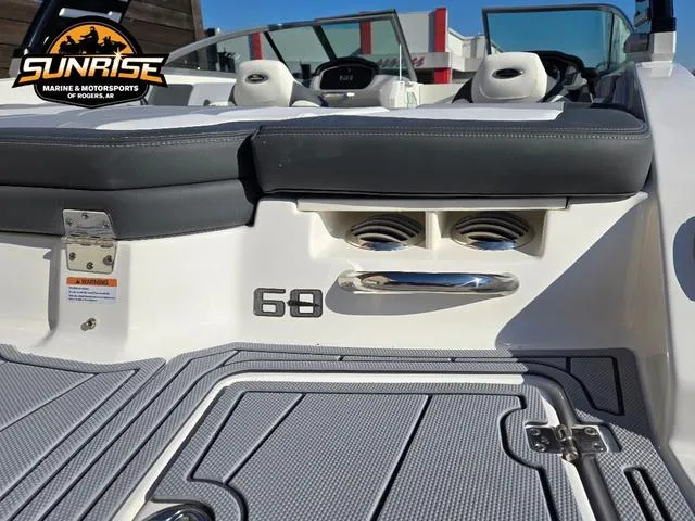 Slide: The Image of Chaparral SSi 21 2025 - 5