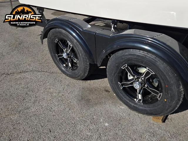 Slide: The Image of Chaparral SSi 21 2025 - 12