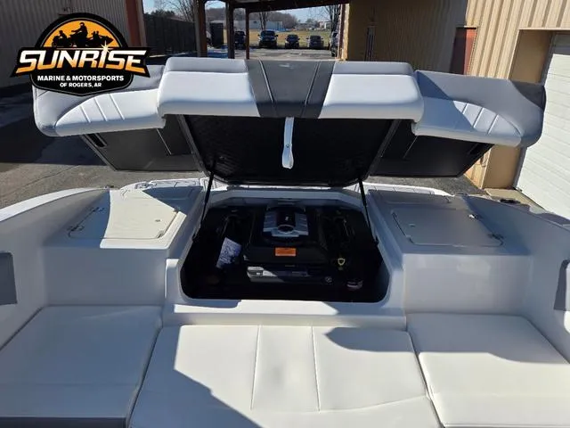 Slide: The Image of Chaparral SSi 21 2025 - 24