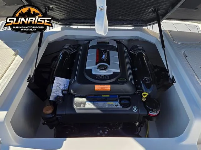 Slide: The Image of Chaparral SSi 21 2025 - 25