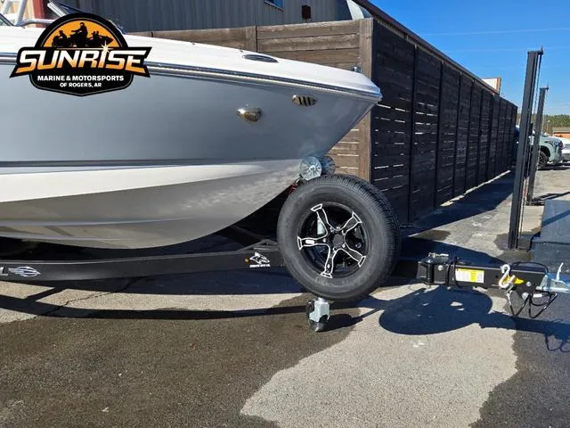 Slide: The Image of Chaparral SSi 21 2025 - 30