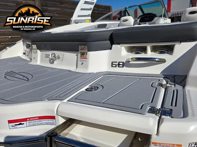 Slide: The Image of Chaparral SSi 21 2025 - 4