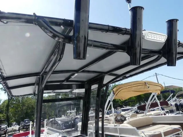 Slide: The Image of Twin Vee 22 Bay Cat 2026 - 13