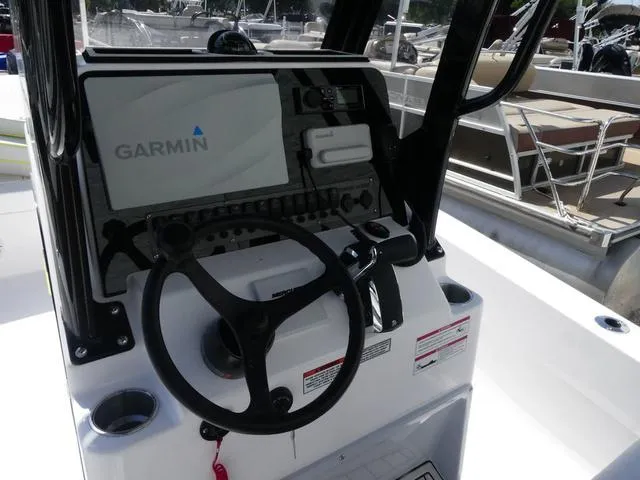 Slide: The Image of Twin Vee 22 Bay Cat 2026 - 7