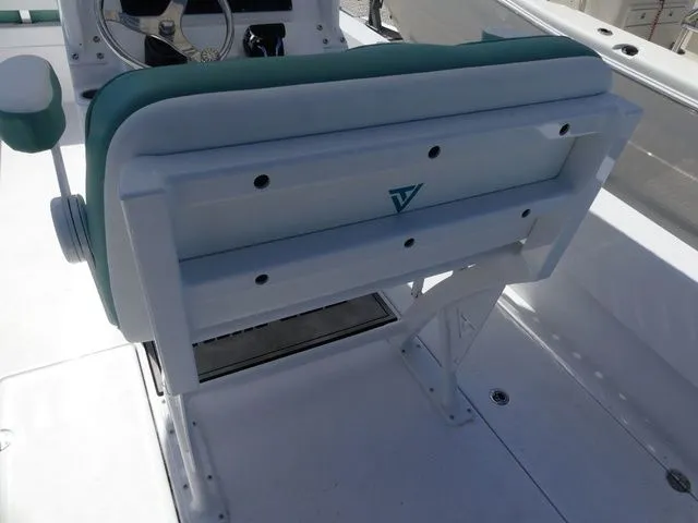 Slide: The Image of Twin Vee 22 Bay Cat 2026 - 13