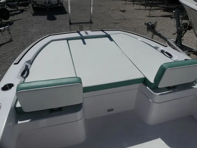 Slide: The Image of Twin Vee 22 Bay Cat 2026 - 15