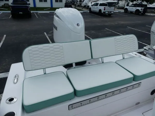 Slide: The Image of Twin Vee 22 Bay Cat 2026 - 21