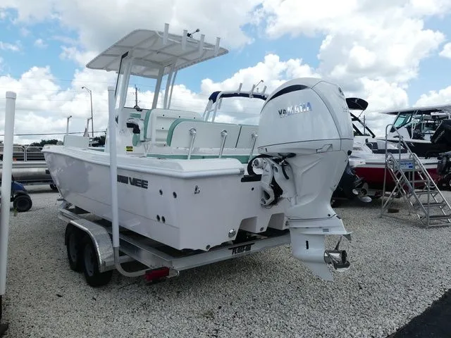 Slide: The Image of Twin Vee 22 Bay Cat 2026 - 5