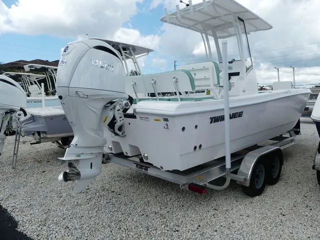 Slide: The Image of Twin Vee 22 Bay Cat 2026 - 7