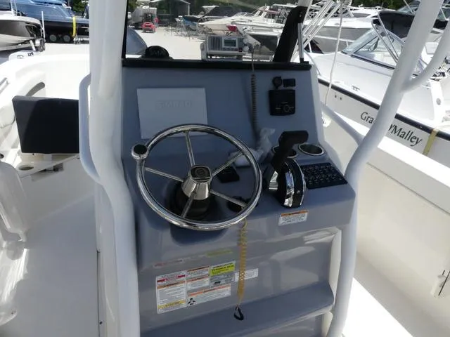 Slide: The Image of Bayliner Trophy T24CC 2023 - 10