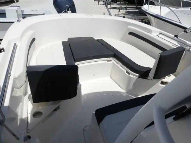 Slide: The Image of Bayliner Trophy T24CC 2023 - 13