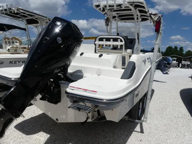 Slide: The Image of Bayliner Trophy T24CC 2023 - 5