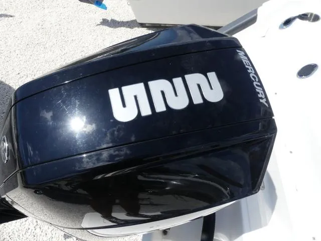 Slide: The Image of Bayliner Trophy T24CC 2023 - 6