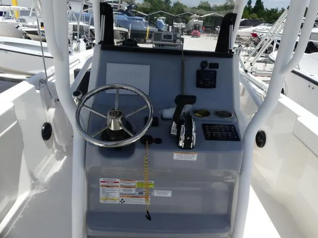 Slide: The Image of Bayliner Trophy T24CC 2023 - 9