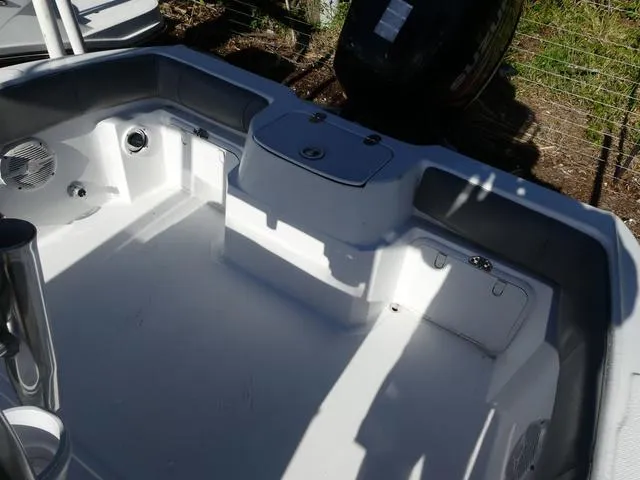 Slide: The Image of Glasstream 221 CC 2012 - 10