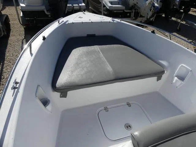 Slide: The Image of Glasstream 221 CC 2012 - 12