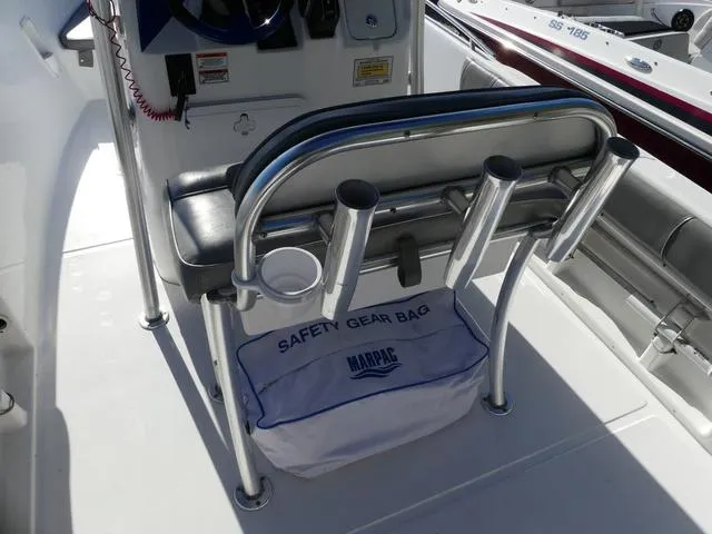 Slide: The Image of Glasstream 221 CC 2012 - 15