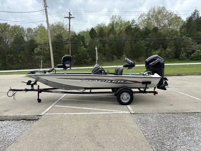 Slide: The Image of Tracker Pro Team 175 TF 2023 - 10