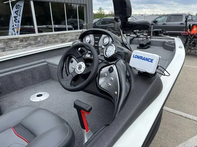 Slide: The Image of Tracker Pro Team 175 TF 2023 - 4