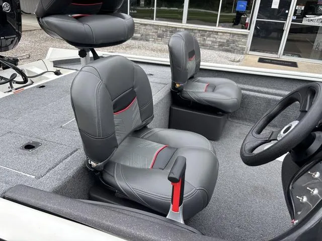 Slide: The Image of Tracker Pro Team 175 TF 2023 - 5