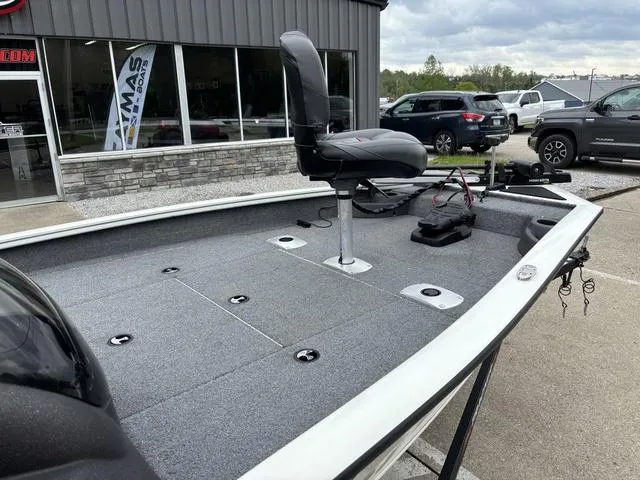 Slide: The Image of Tracker Pro Team 175 TF 2023 - 6