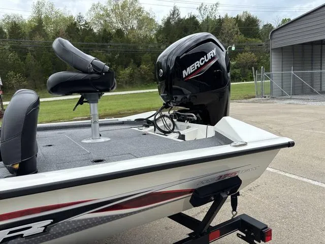 Slide: The Image of Tracker Pro Team 175 TF 2023 - 8