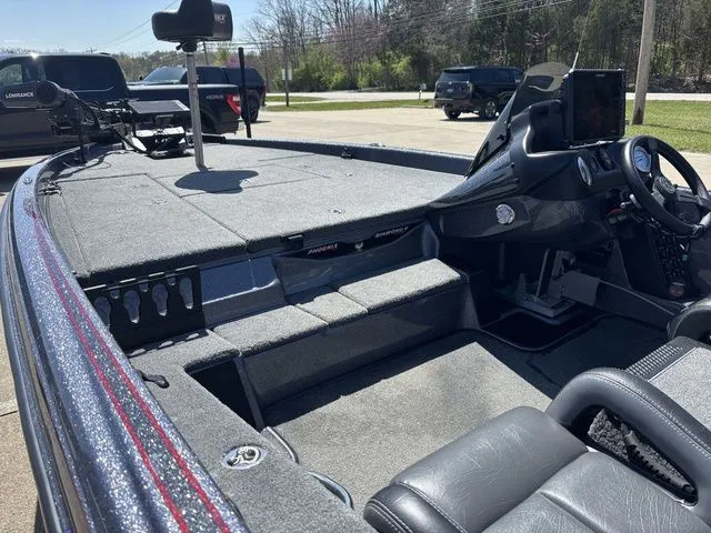 Slide: The Image of Phoenix Bass Boat 721 Pro XP 2022 - 15