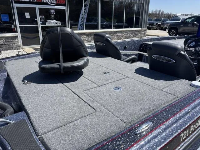 Slide: The Image of Phoenix Bass Boat 721 Pro XP 2022 - 5