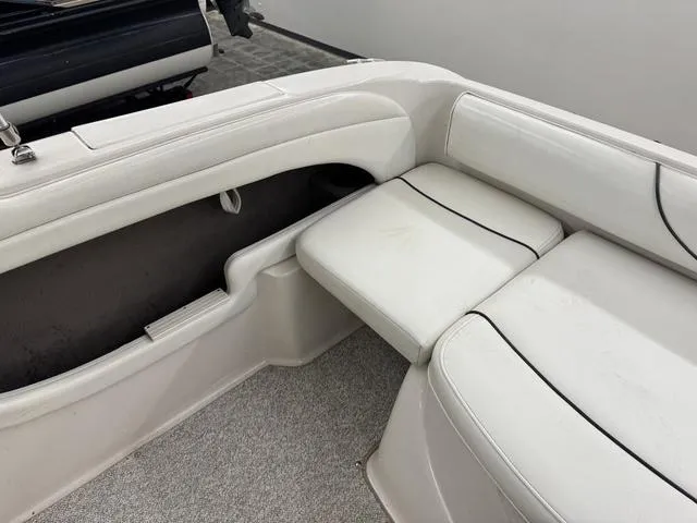 Slide: The Image of Sea Ray 215 Weekender 2004 - 6