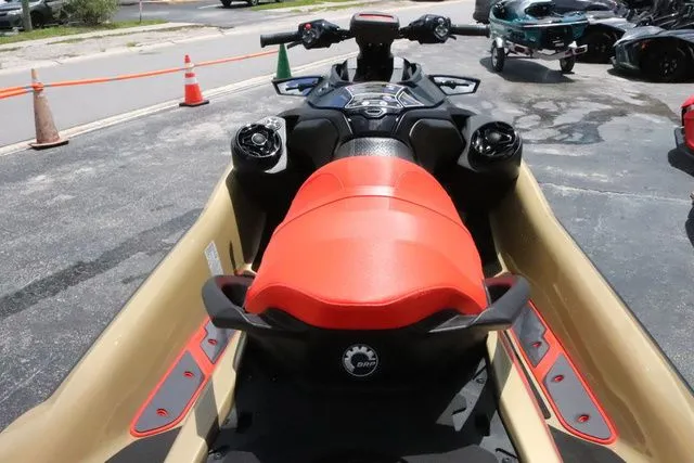 Slide: The Image of Sea-Doo RXT-X 2025 - 13