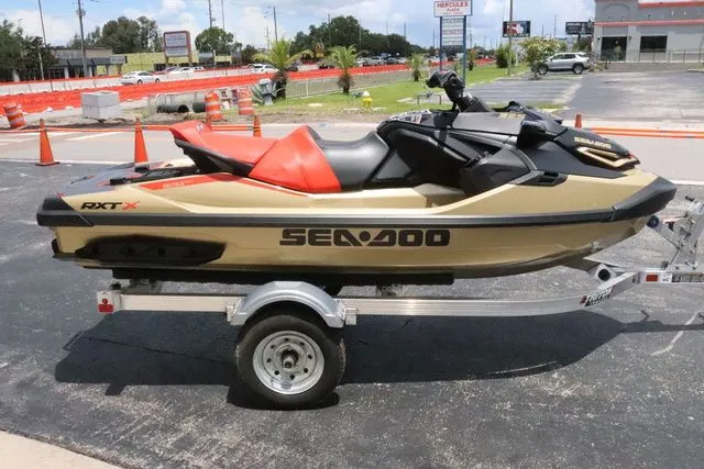 Slide: The Image of Sea-Doo RXT-X 2025 - 7