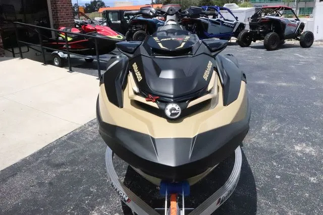 Slide: The Image of Sea-Doo RXT-X 2025 - 9