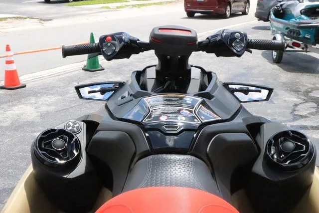 Slide: The Image of Sea-Doo RXT-X™ 325 Metallic Tan / Lava Red Premium 2025 - 14