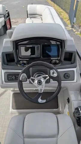 Slide: The Image of Regency 250 DL3 2025 - 11