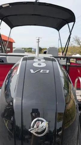 Slide: The Image of Regency 250 DL3 2025 - 24