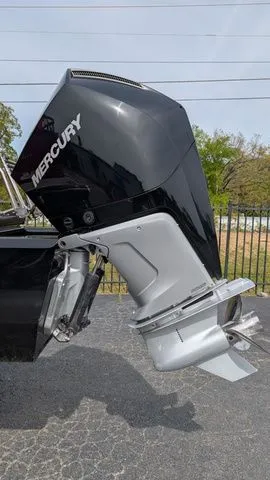 Slide: The Image of Regency 250 DL3 2025 - 31