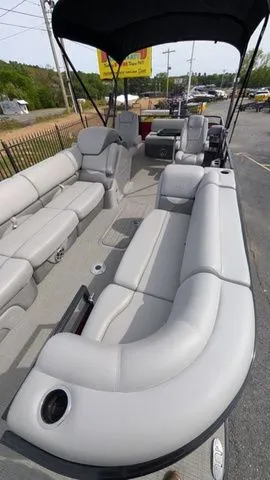 Slide: The Image of Regency 250 DL3 2025 - 7