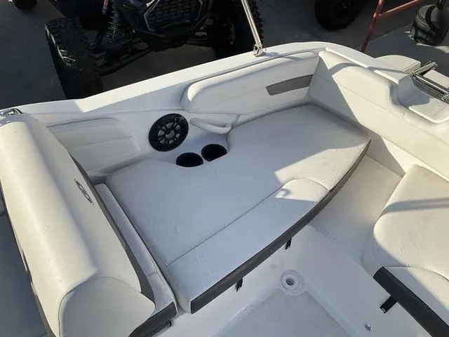 Slide: The Image of Hurricane SunDeck Sport 185 OB 2023 - 16