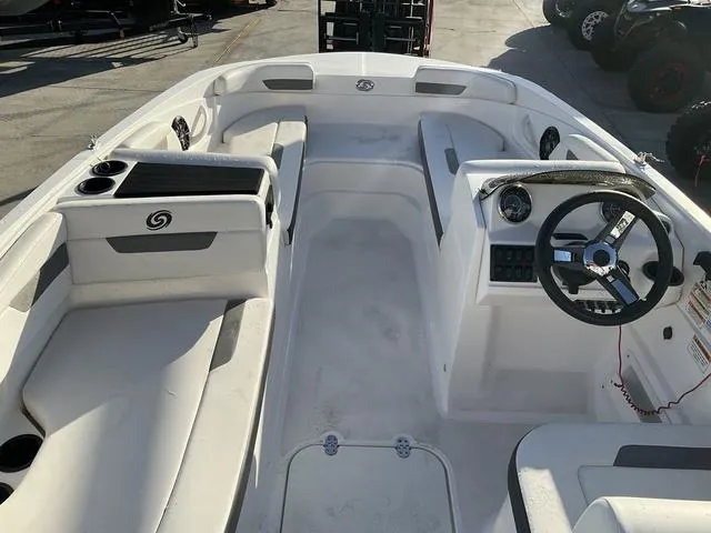 Slide: The Image of Hurricane SunDeck Sport 185 OB 2023 - 19