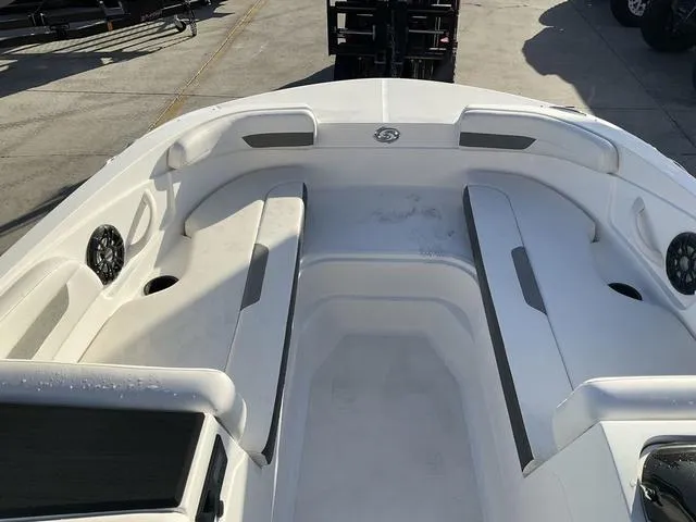 Slide: The Image of Hurricane SunDeck Sport 185 OB 2023 - 20