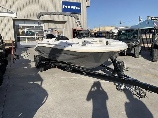 Slide: The Image of Hurricane SunDeck Sport 185 OB 2023 - 3