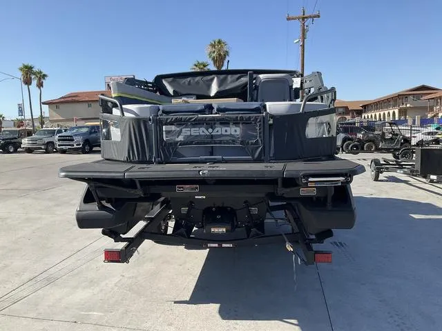 Slide: The Image of Sea-Doo Switch Cruise Limited 21 2025 - 6