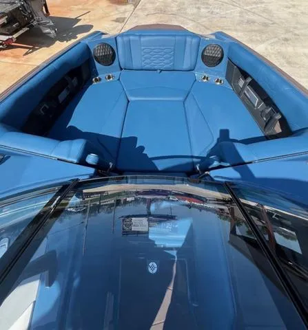 Slide: The Image of Malibu Wakesetter 24 MXZ 2025 - 13