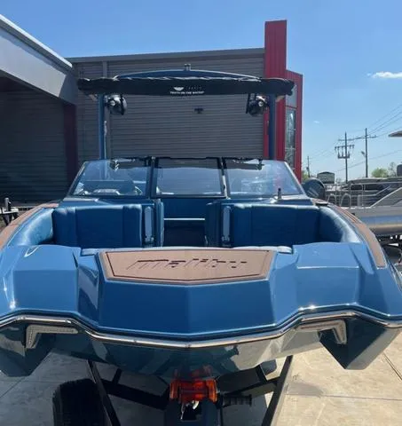 Slide: The Image of Malibu Wakesetter 24 MXZ 2025 - 4