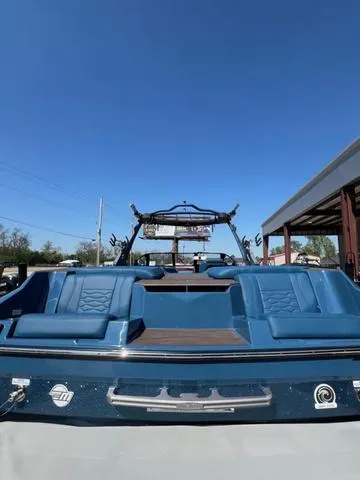 Slide: The Image of Malibu Wakesetter 24 MXZ 2025 - 5