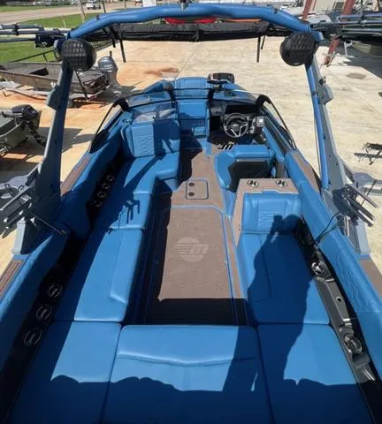 Slide: The Image of Malibu Wakesetter 24 MXZ 2025 - 7