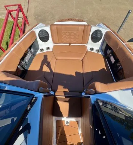 Slide: The Image of Malibu Wakesetter 22 MXZ 2025 - 10